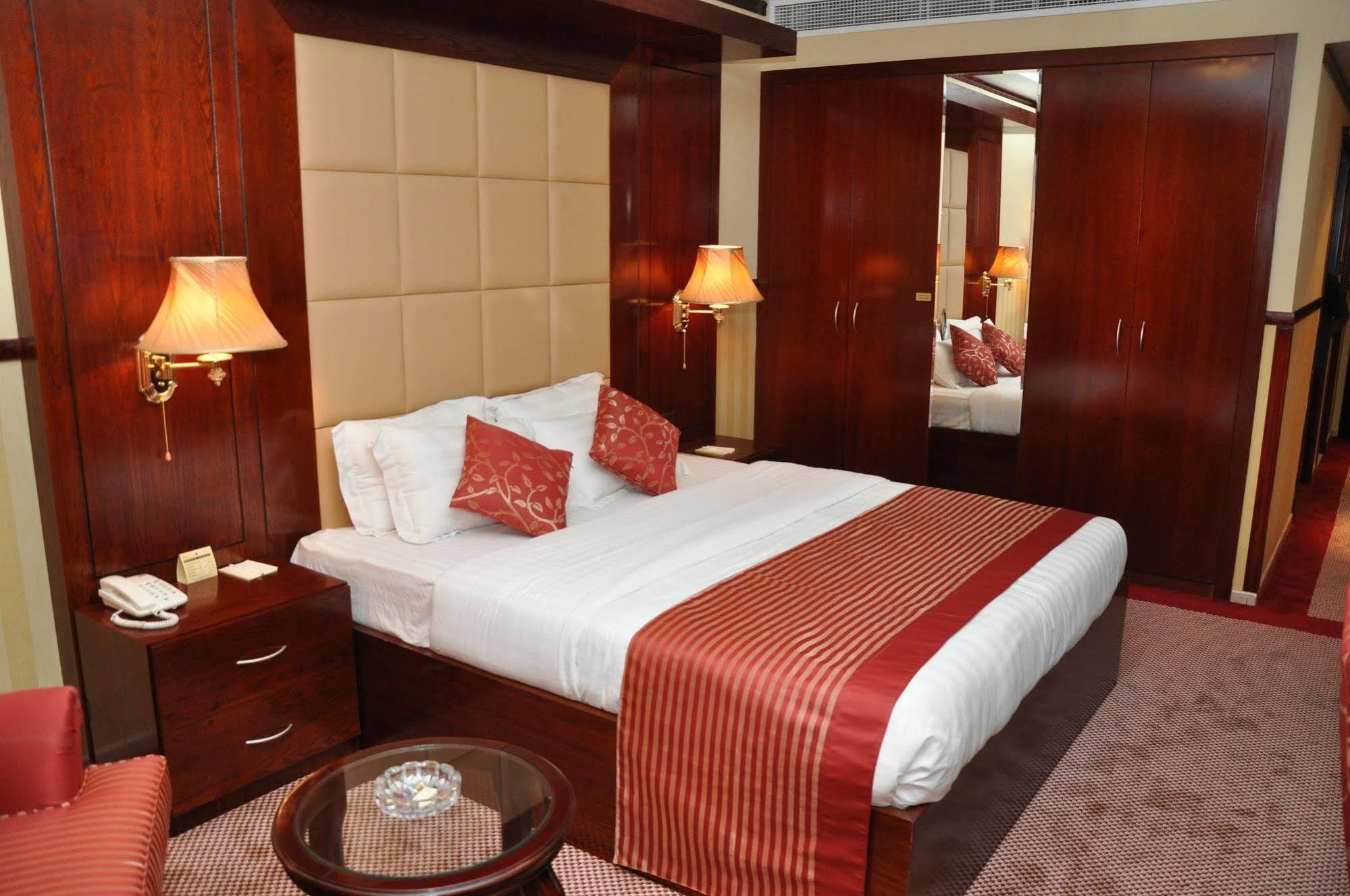 Benta Grand Hotel Llc Dubaj Kültér fotó